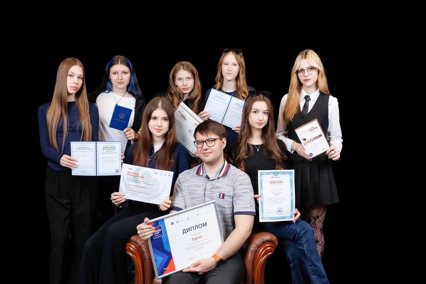 Ученики Таргета с дипломами олимпиад